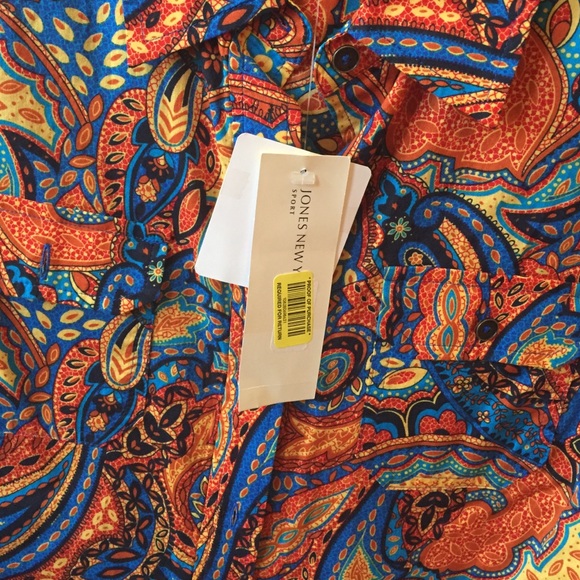 Colorful ladies top - Picture 3 of 3