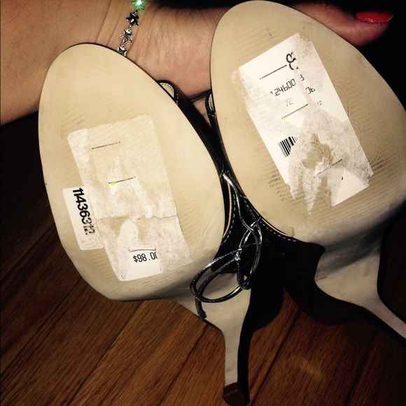 NWT Tahari heels 3" - Picture 3 of 3