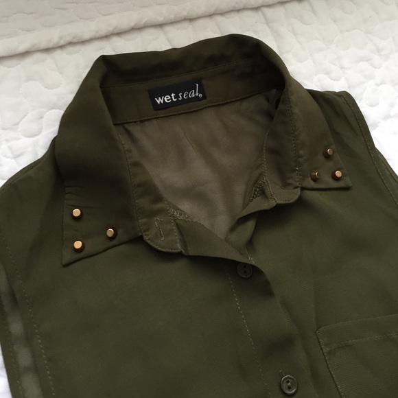 Top - Picture 4 of 4