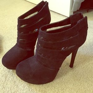 Jessica Simpson black booties