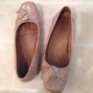 Nude Flats with Ribbon