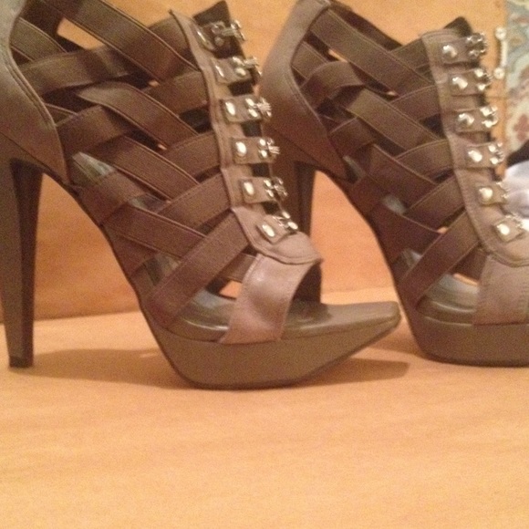 Jessica Simpson Sandals - Picture 2 of 3