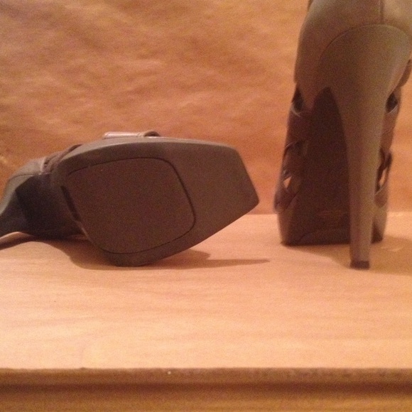 Jessica Simpson Sandals - Picture 3 of 3