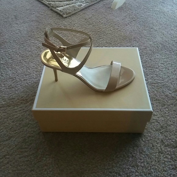 Michael Kors Shoes - Beautiful Michael kors sandals