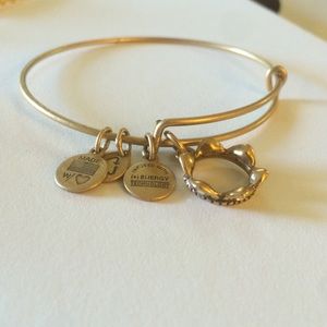 Alex and Ani queen crown