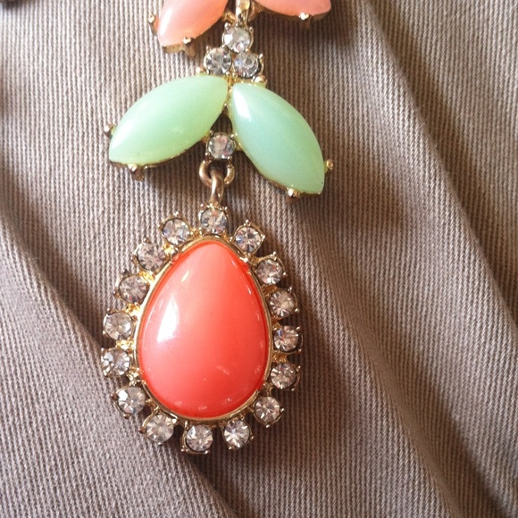 Peach and mint green chandelier earrings - Picture 2 of 3