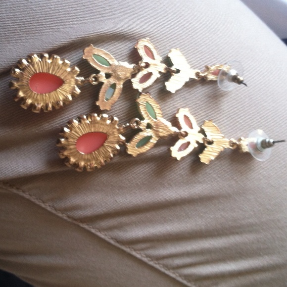 Peach and mint green chandelier earrings - Picture 3 of 3
