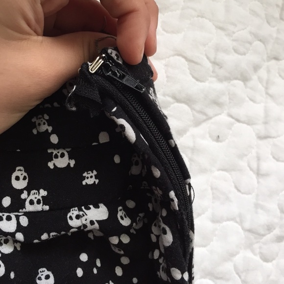 Shorts - Picture 3 of 4
