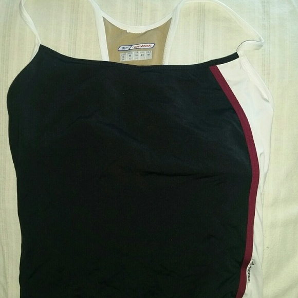 Reebok workout top. Small
