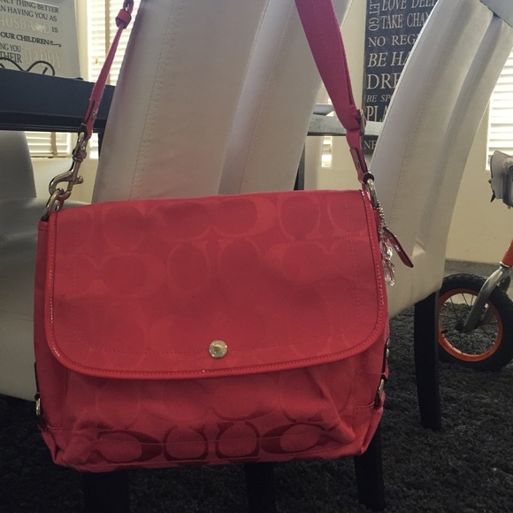 Beautiful authentic pink shoulder coach bag