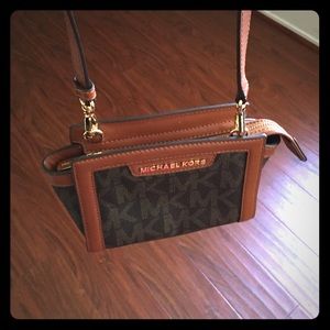 Michael Kors cross body purse