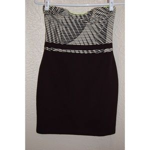 🍐Black mini-dress with lime green zipper detail🍐