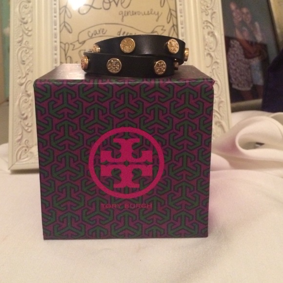 TORY BURCH BRACELET!!!! never WORN black and gold