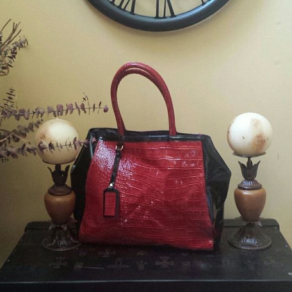Elizabeth Arden Red and Black Large Tote