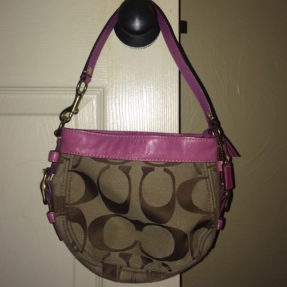 COACH PURSE!!! pink with coach signs !!
