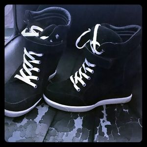 SOLD Steve Madden Wedges