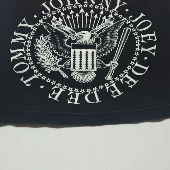 Vintage concert T...RAMONES crop tank - Picture 2 of 3