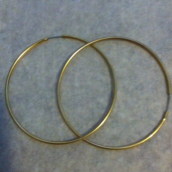 Thin gold hoop earrings