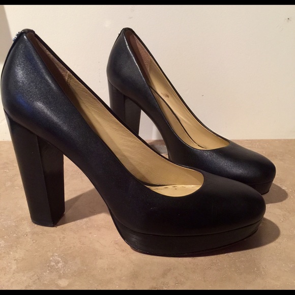 Authentic woman coach shoes - Picture 2 of 4