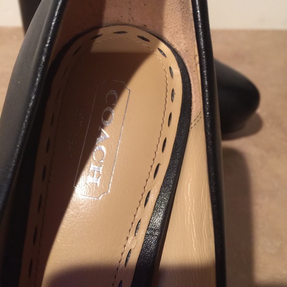 Authentic woman coach shoes - Picture 3 of 4