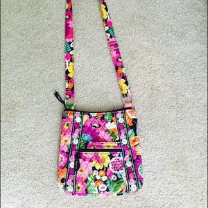 NWOT Vera Bradley crossbody in Va Va Bloom