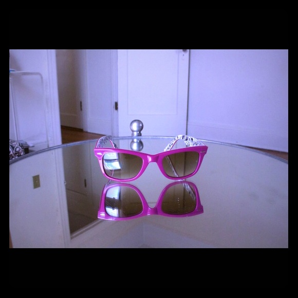 Pink Classic Ray-Bans