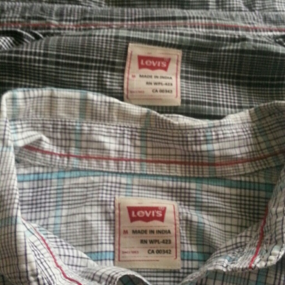 2 Levi button down shirts