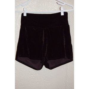 🐼High waisted, velvet shorts 🐼