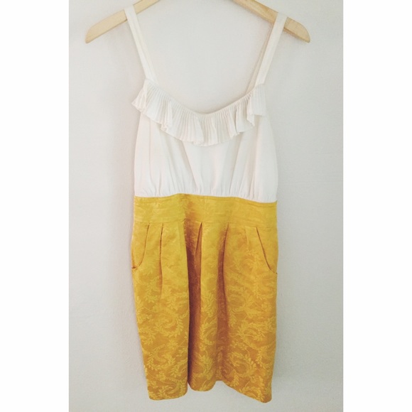 Chic anthropologie spring/summer dress.