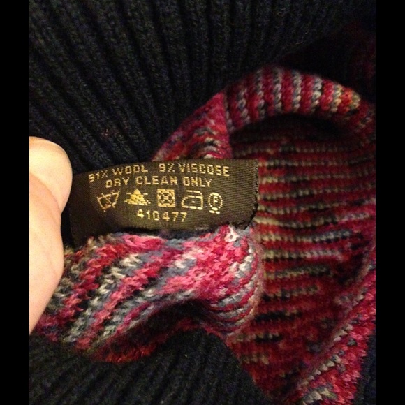 🌺Louis Vuitton Beanie🌺✋🏻Sold - Picture 2 of 4