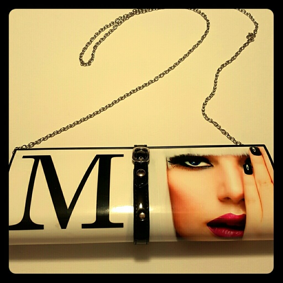 Magazine Clutch