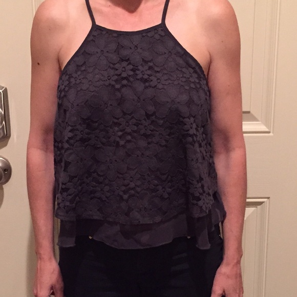 Gorgeous Lace and sheer backed Tank Top - Picture 3 of 4