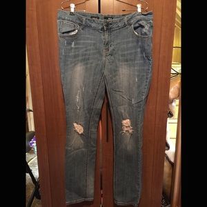 a.n.a Modern Fit Distressed Skinny Jeans