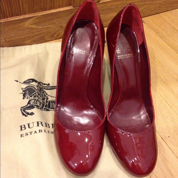 Authentic Burberry pumps
