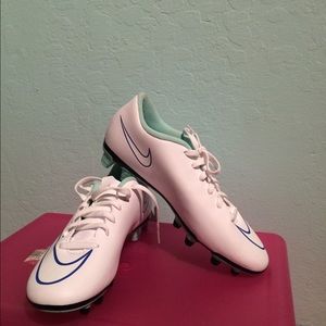 Nike womens Mercurial soccer cleats