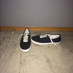Black ked-like shoes