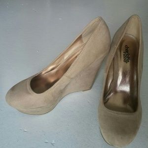 Tan Wedges