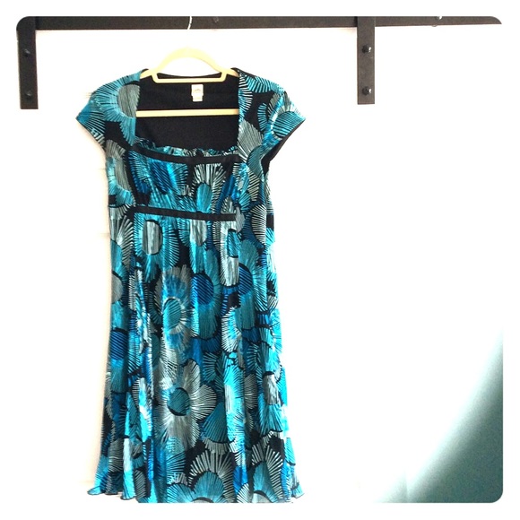 Blue black and white flower print dress