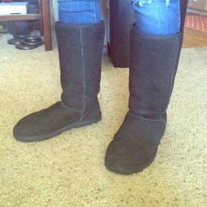 Black Uggs Sz 11
