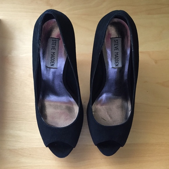 Black Steve Madden platform pumps