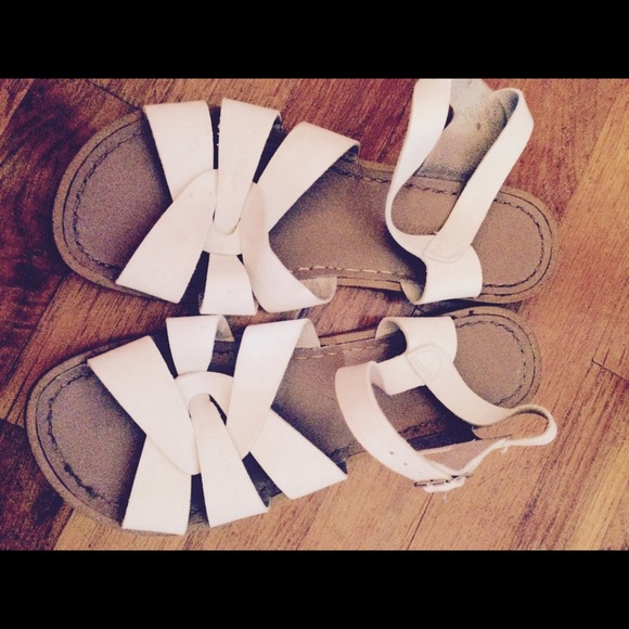 Saltwater sandles