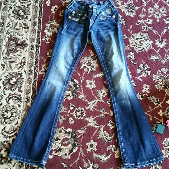 Miss Me size 23 worn once inseam 31