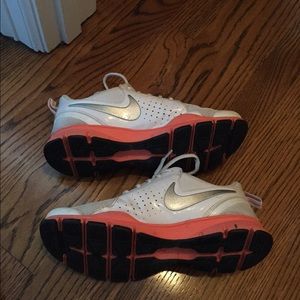 Nike neon orange white and silver COMFY running