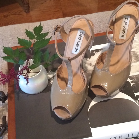 Steve Madden Taupe Patent Leather Platfm Stiletto