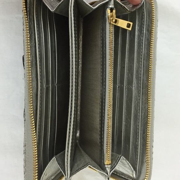 Marc Jacobs Deluxe Leather Zip Around Wallet - Picture 2 of 4