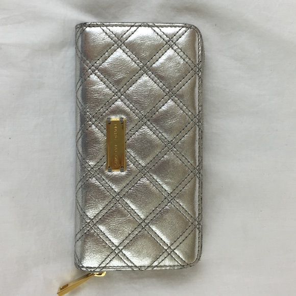 Marc Jacobs Deluxe Leather Zip Around Wallet - Picture 4 of 4