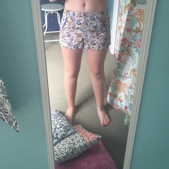 Patterned shorts - Picture 2 of 3