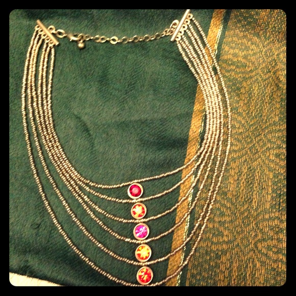 METAL POINTUS 6-Tier Necklace