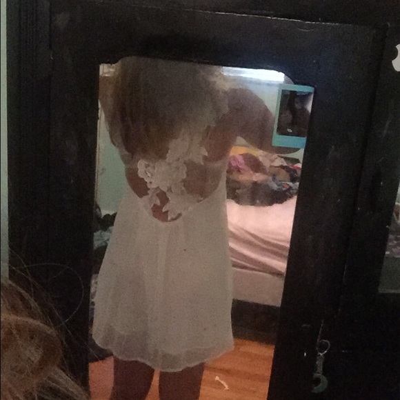 size M short white dress - Picture 4 of 4
