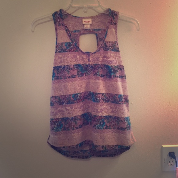 Floral tank top with small cut out